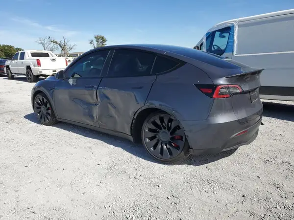 7SAYGDEF6NF521271 2022 TESLA MODEL Y - Image 2