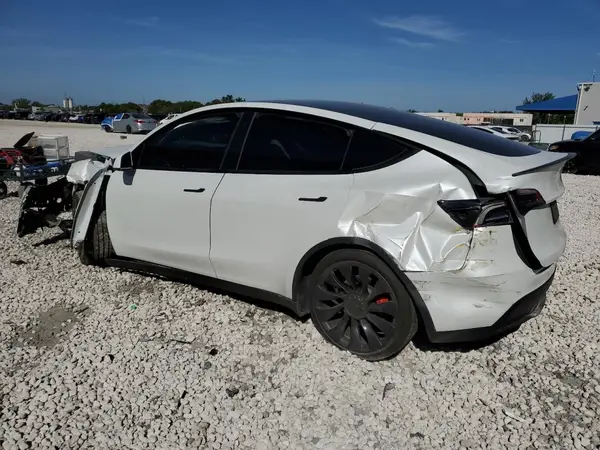 7SAYGDEF6NF530102 2022 TESLA MODEL Y - Image 2