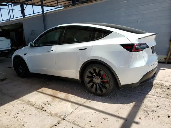 7SAYGDEF6NF531055 2022 TESLA MODEL Y - Image 2