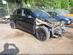 7SAYGDEF6NF536630 2022 TESLA MODEL Y