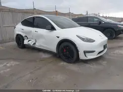 7SAYGDEF6NF538054 2022 TESLA MODEL Y