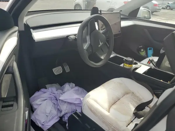 7SAYGDEF6NF544193 2022 TESLA MODEL Y - Image 8