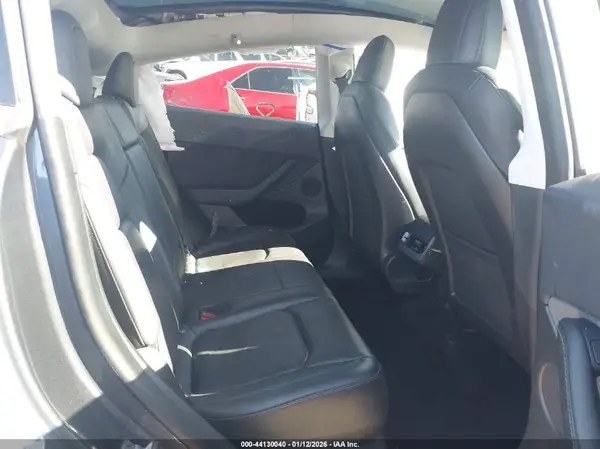 7SAYGDEF6NF546719 2022 TESLA MODEL Y - Image 8