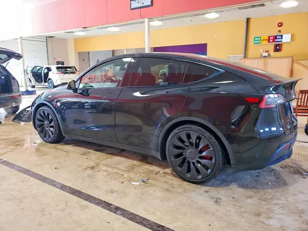 7SAYGDEF6NF547093 2022 TESLA MODEL Y - Image 2