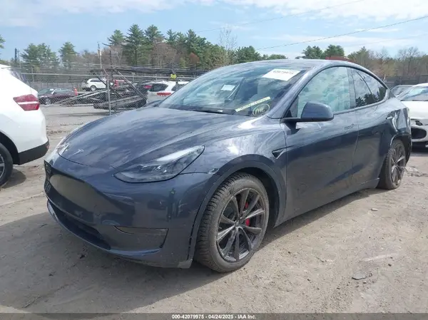 7SAYGDEF6NF558028 2022 TESLA MODEL Y - Image 2