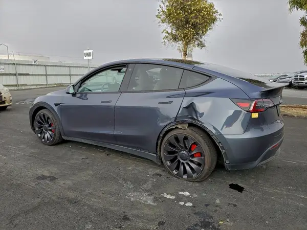 7SAYGDEF6NF558062 2022 TESLA MODEL Y - Image 2