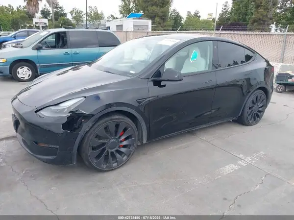 7SAYGDEF6NF558577 2022 TESLA MODEL Y - Image 2