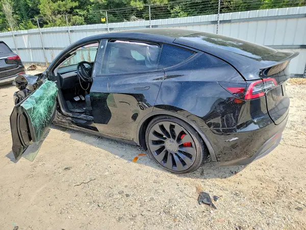 7SAYGDEF6NF562161 2022 TESLA MODEL Y - Image 2