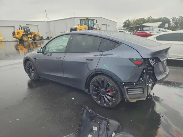 7SAYGDEF6NF567957 2022 TESLA MODEL Y - Image 2