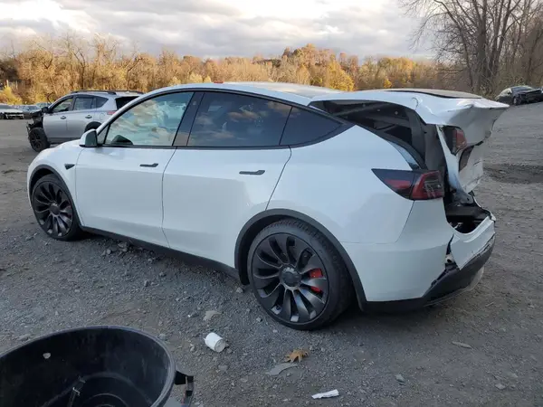7SAYGDEF6PF590206 2023 TESLA MODEL Y - Image 2