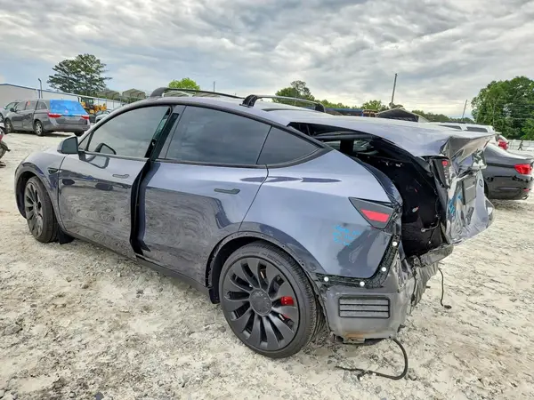 7SAYGDEF6PF615539 2023 TESLA MODEL Y - Image 2