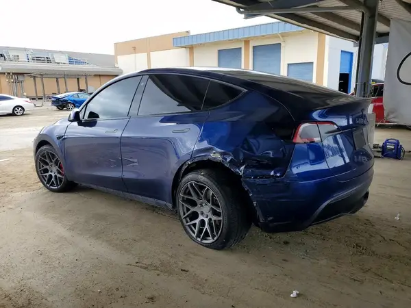 7SAYGDEF6PF622927 2023 TESLA MODEL Y - Image 2