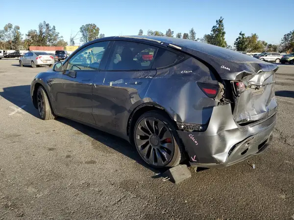 7SAYGDEF6PF635614 2023 TESLA MODEL Y - Image 2