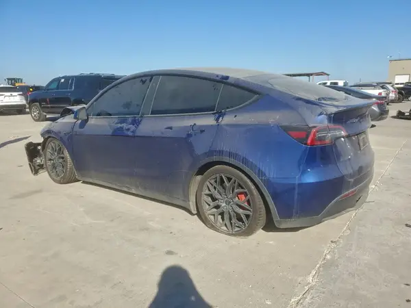 7SAYGDEF6PF647665 2023 TESLA MODEL Y - Image 2