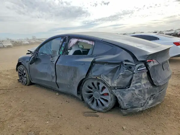7SAYGDEF6PF662358 2023 TESLA MODEL Y - Image 2