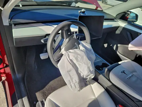 7SAYGDEF6PF665177 2023 TESLA MODEL Y - Image 8