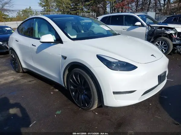 7SAYGDEF6PF665311 2023 TESLA MODEL Y - Image 1