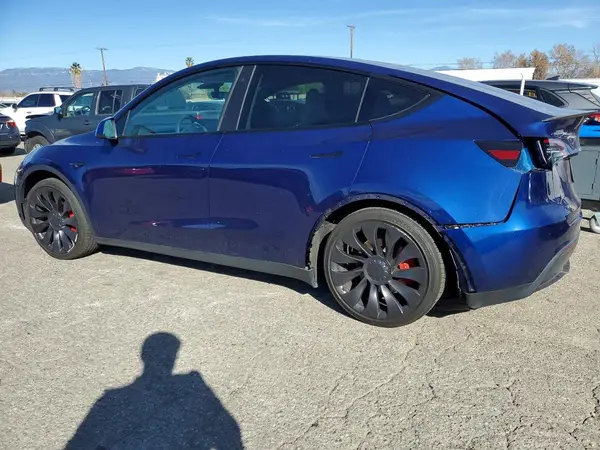 7SAYGDEF6PF694081 2023 TESLA MODEL Y - Image 2