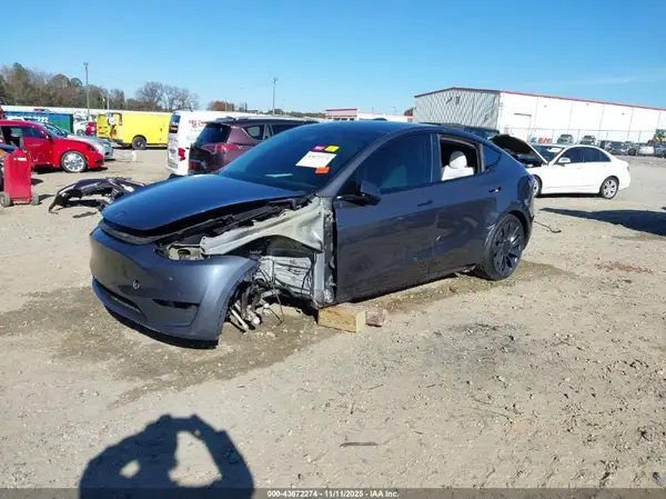 7SAYGDEF6PF701384 2023 TESLA MODEL Y - Image 2