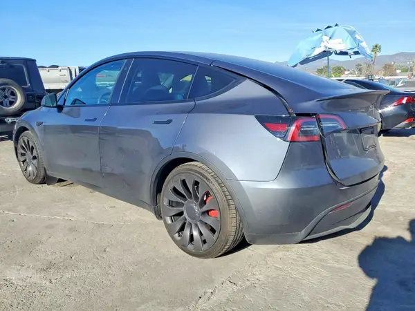 7SAYGDEF6PF705628 2023 TESLA MODEL Y - Image 2