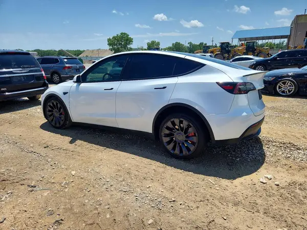 7SAYGDEF6PF710408 2023 TESLA MODEL Y - Image 2