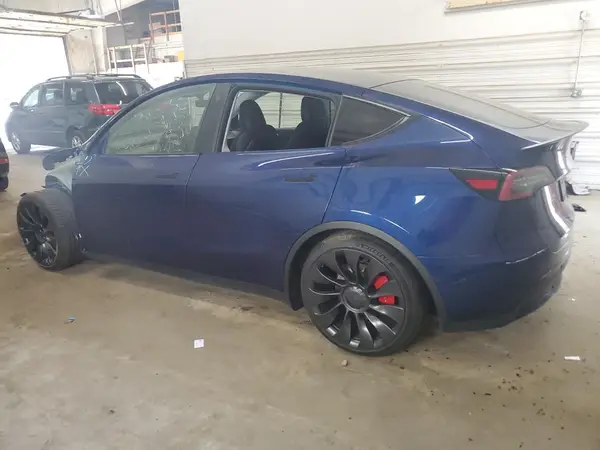 7SAYGDEF6PF711526 2023 TESLA MODEL Y - Image 2