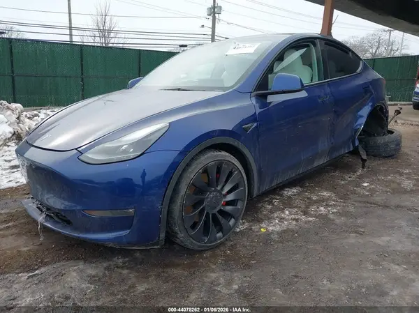 7SAYGDEF6PF714765 2023 TESLA MODEL Y - Image 2