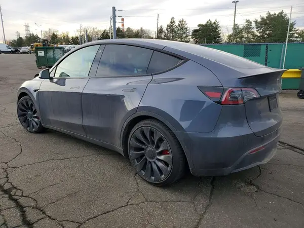 7SAYGDEF6PF715429 2023 TESLA MODEL Y - Image 2
