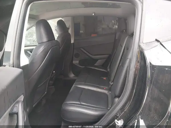 7SAYGDEF6PF744591 2023 TESLA MODEL Y - Image 8
