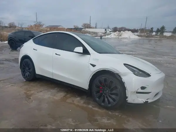 7SAYGDEF6PF755798 2023 TESLA MODEL Y - Image 1