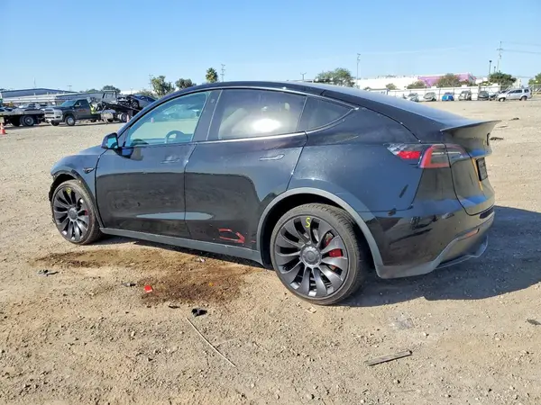 7SAYGDEF6PF758314 2023 TESLA MODEL Y - Image 2