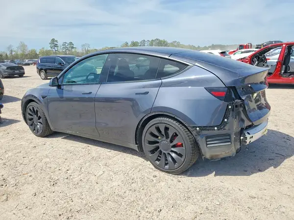 7SAYGDEF6PF759026 2023 TESLA MODEL Y - Image 2