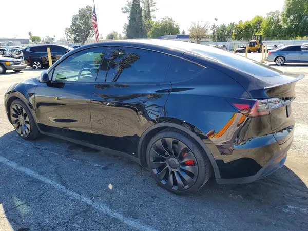 7SAYGDEF6PF764775 2023 TESLA MODEL Y - Image 2