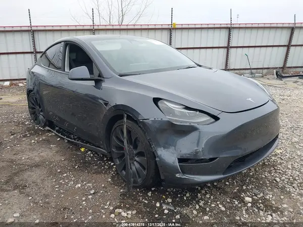 7SAYGDEF6PF766073 2023 TESLA MODEL Y - Image 1