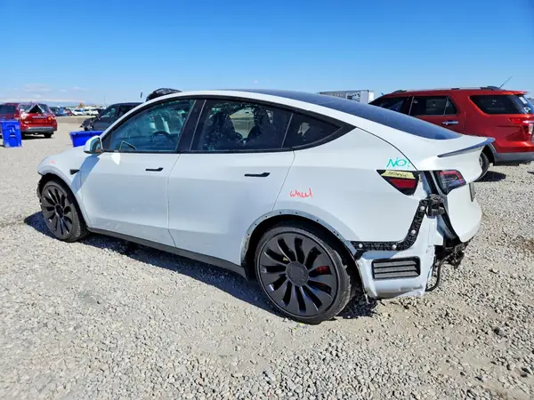 7SAYGDEF6PF776960 2023 TESLA MODEL Y - Image 2