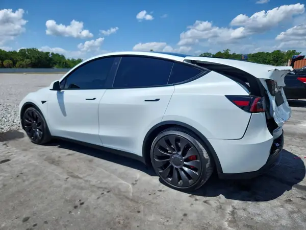7SAYGDEF6PF788610 2023 TESLA MODEL Y - Image 2