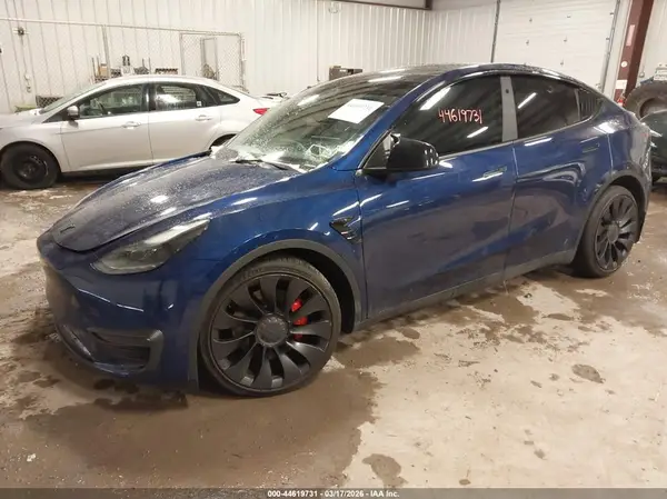 7SAYGDEF6PF795895 2023 TESLA MODEL Y - Image 2