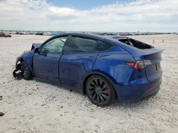 7SAYGDEF6PF806894 2023 TESLA MODEL Y - Image 2