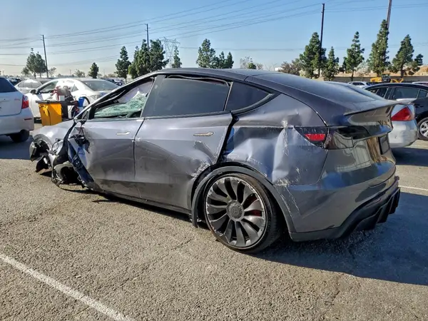 7SAYGDEF6PF816311 2023 TESLA MODEL Y - Image 2