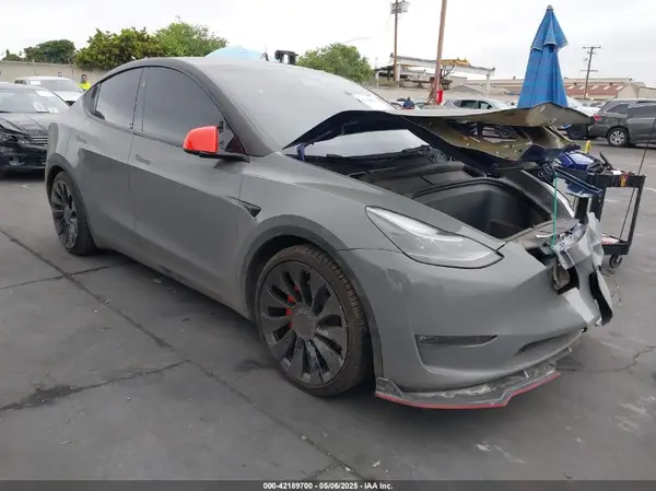 7SAYGDEF6PF826689 2023 TESLA MODEL Y - Image 1