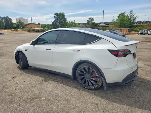 7SAYGDEF6PF832900 2023 TESLA MODEL Y - Image 2