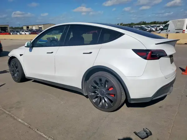 7SAYGDEF6PF834811 2023 TESLA MODEL Y - Image 2