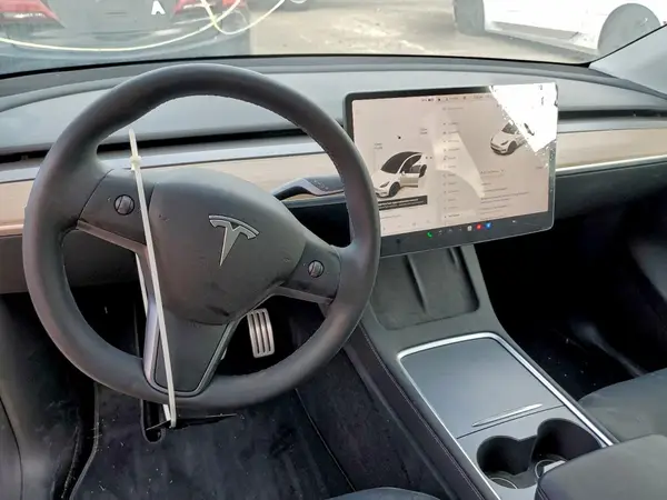 7SAYGDEF6PF834811 2023 TESLA MODEL Y - Image 8