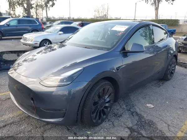 7SAYGDEF6PF837174 2023 TESLA MODEL Y - Image 2