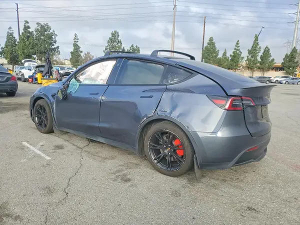 7SAYGDEF6PF862995 2023 TESLA MODEL Y - Image 2