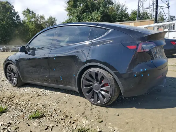 7SAYGDEF6PF863550 2023 TESLA MODEL Y - Image 2
