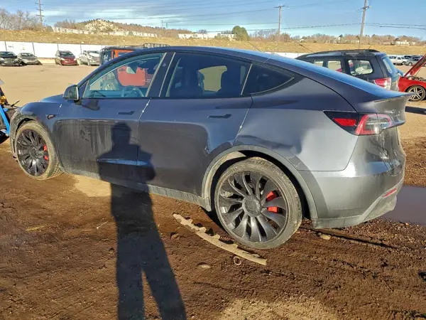 7SAYGDEF6PF863970 2023 TESLA MODEL Y - Image 2