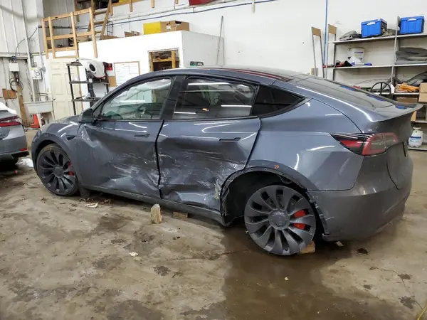 7SAYGDEF6PF899271 2023 TESLA MODEL Y - Image 2
