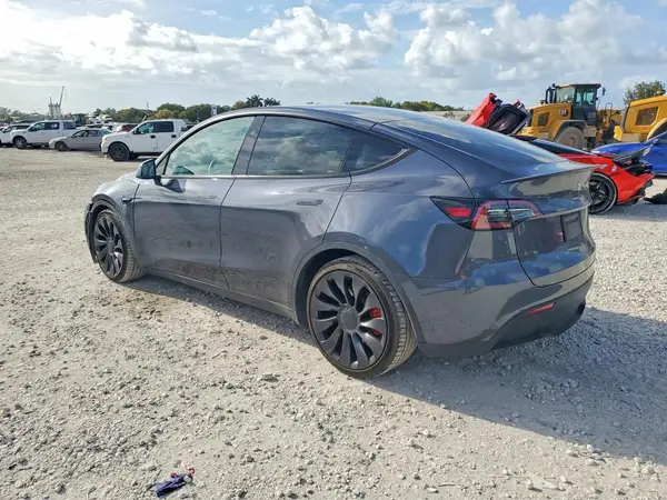 7SAYGDEF6PF924282 2023 TESLA MODEL Y - Image 2