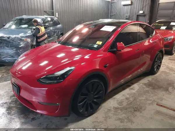 7SAYGDEF6PF925397 2023 TESLA MODEL Y - Image 2
